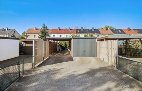Carport und Garage